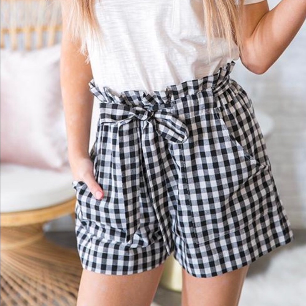 Brand New never worn Tie front gingham shorts